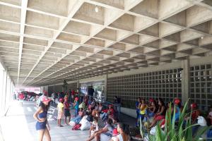 Iniciando a Jornada de Lutas, camponesas ocupam o prédio da Eletrobras em Maceió Iniciando a Jornada de Lutas, camponesas ocupam o prédio da Eletrobras em Maceió