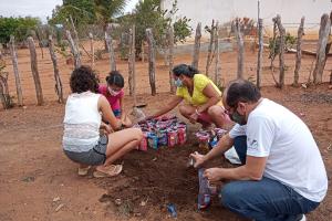 Juventude produz e doa mudas frutíferas na comunidade de Campos Novos, em Sossego (PB) Juventude produz e doa mudas frutíferas na comunidade de Campos Novos, em Sossego (PB)