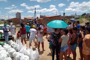 CPT Campina Grande e Irmãos de Francisco doam cestas camponesas para ocupações urbanas CPT Campina Grande e Irmãos de Francisco doam cestas camponesas para ocupações urbanas