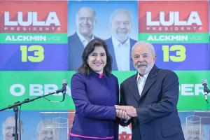 Luiz Inácio Lula da Silva é eleito presidente do Brasil Luiz Inácio Lula da Silva é eleito presidente do Brasil