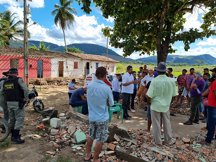 Reunião com famílias posseiras na comunidade Mônica, em Colônia Leopoldina